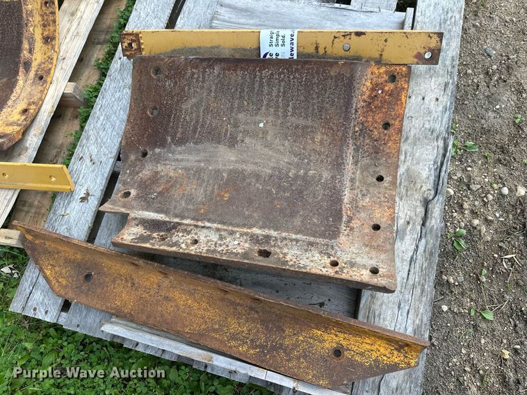 image for item DT6359 Motor grader attachments 