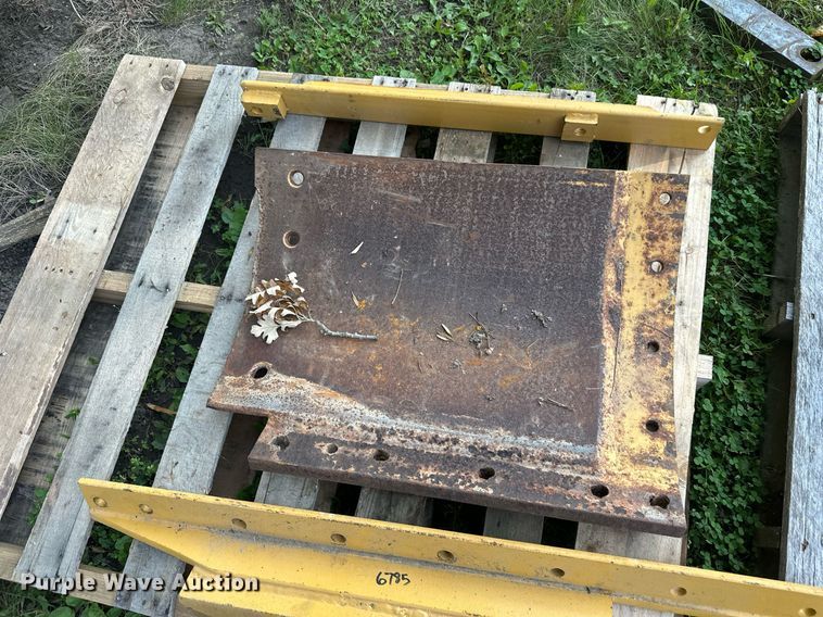 image for item DT6359 Motor grader attachments 