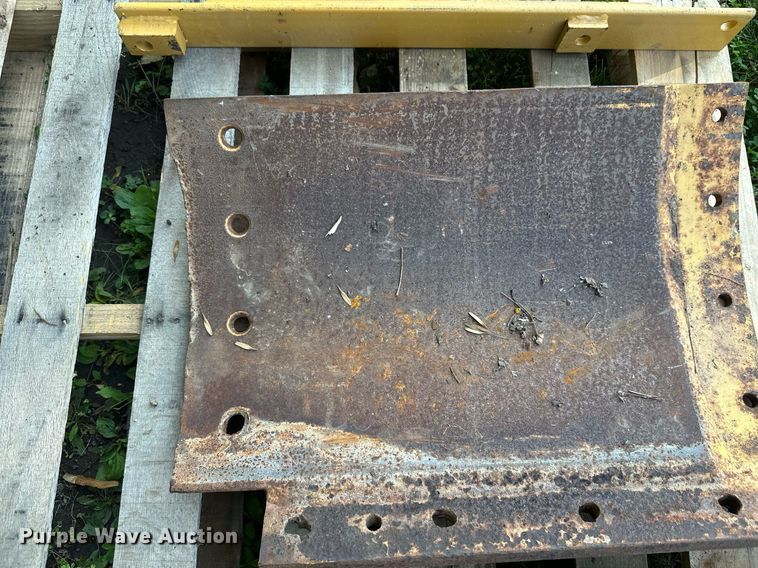 image for item DT6359 Motor grader attachments 