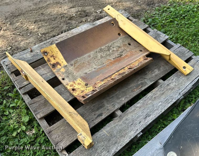 image for item DT6359 Motor grader attachments 