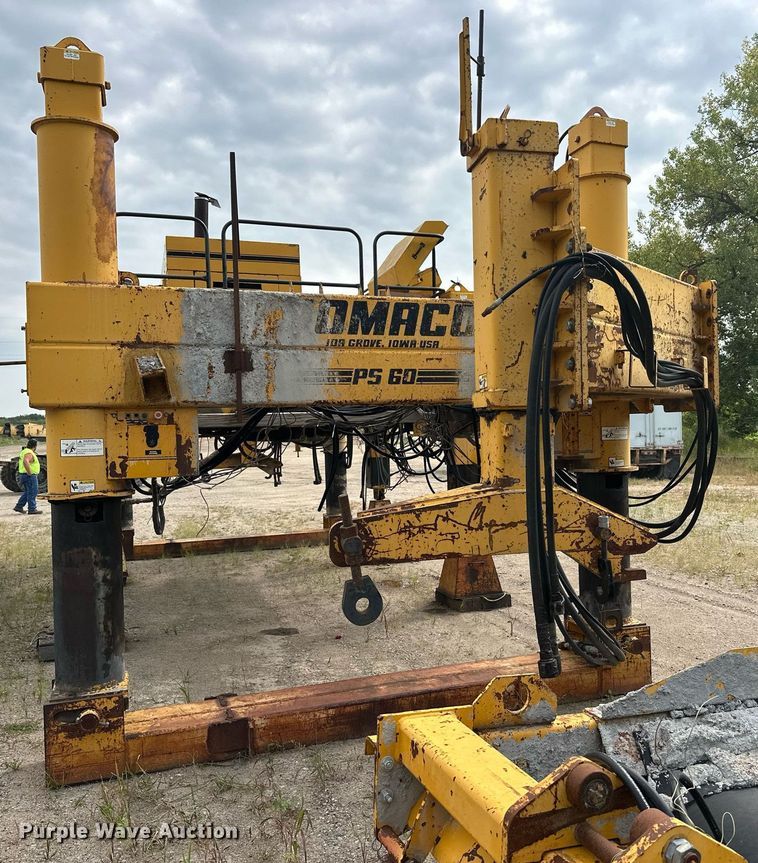 image for item DT6360 Gomaco PS60 placer spreader