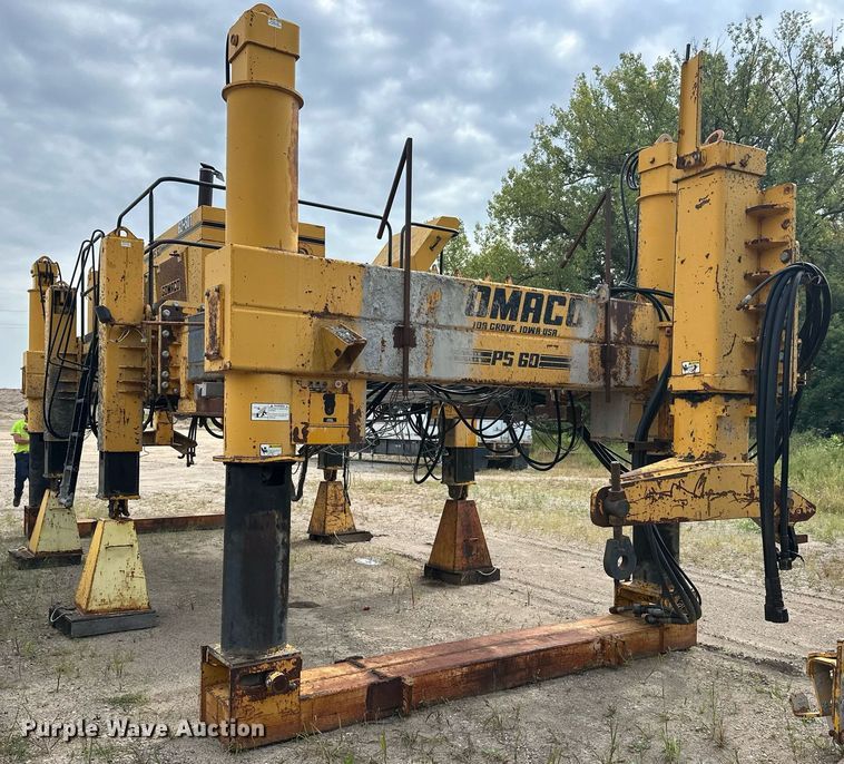 image for item DT6360 Gomaco PS60 placer spreader