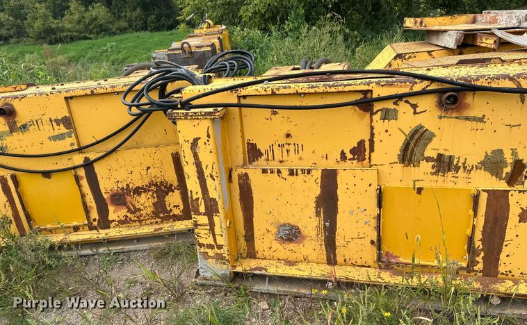 image for item DT6360 Gomaco PS60 placer spreader