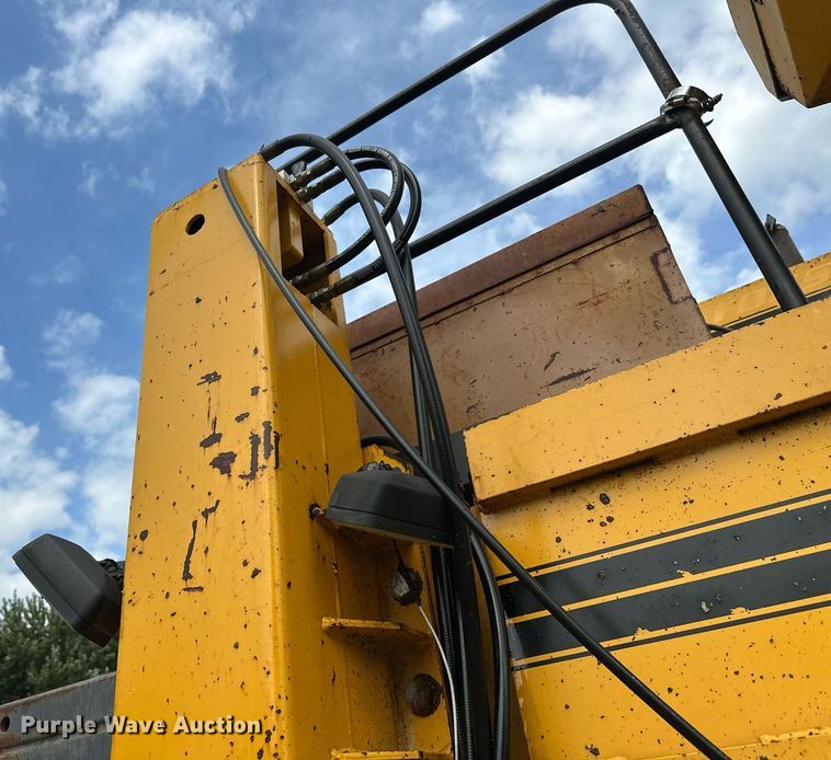 image for item DT6360 Gomaco PS60 placer spreader