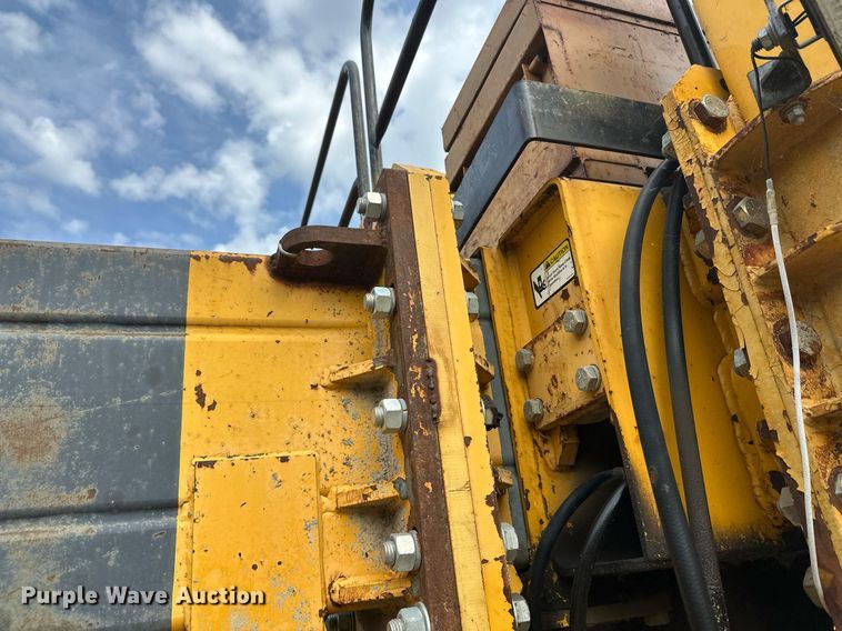 image for item DT6360 Gomaco PS60 placer spreader