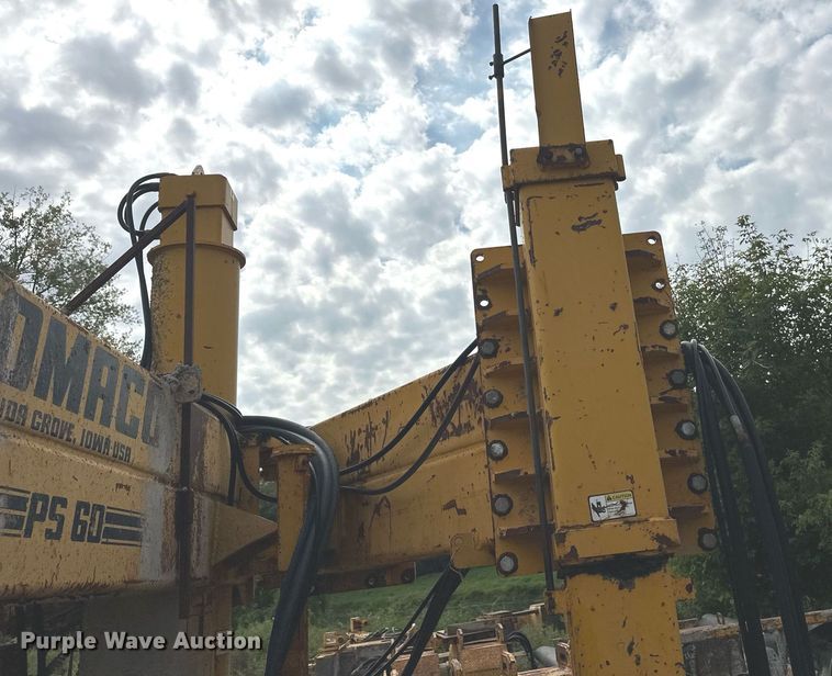 image for item DT6360 Gomaco PS60 placer spreader