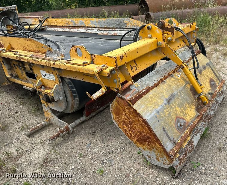 image for item DT6360 Gomaco PS60 placer spreader