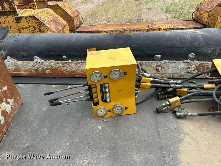 image for item DT6360 Gomaco PS60 placer spreader