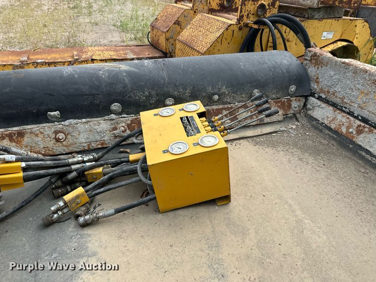 image for item DT6360 Gomaco PS60 placer spreader