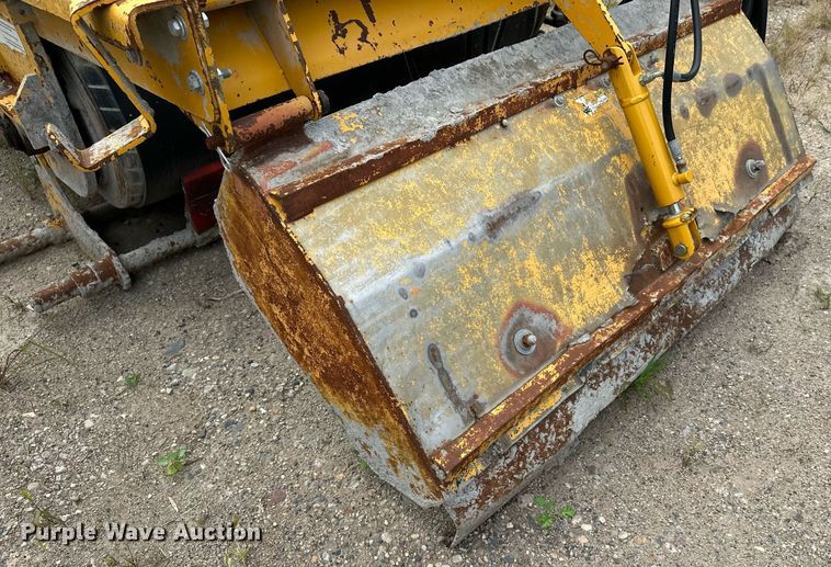 image for item DT6360 Gomaco PS60 placer spreader