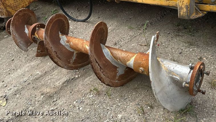 image for item DT6360 Gomaco PS60 placer spreader