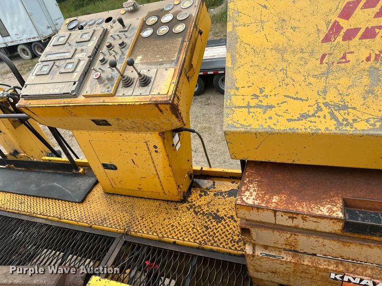 image for item DT6360 Gomaco PS60 placer spreader