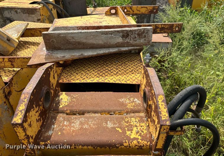 image for item DT6360 Gomaco PS60 placer spreader