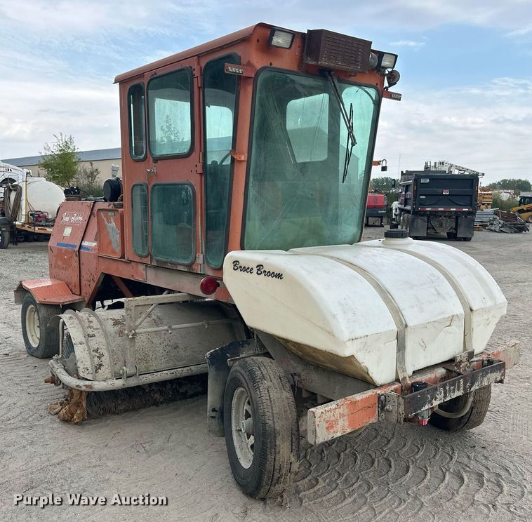 image for item DT6364 Broce RJ350 broom