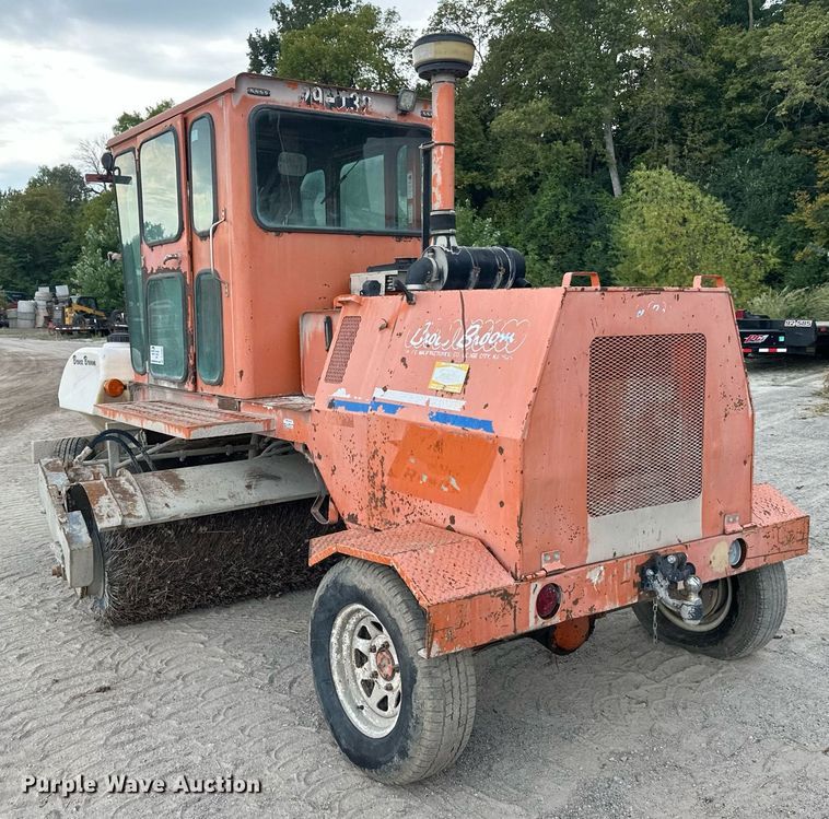 image for item DT6364 Broce RJ350 broom