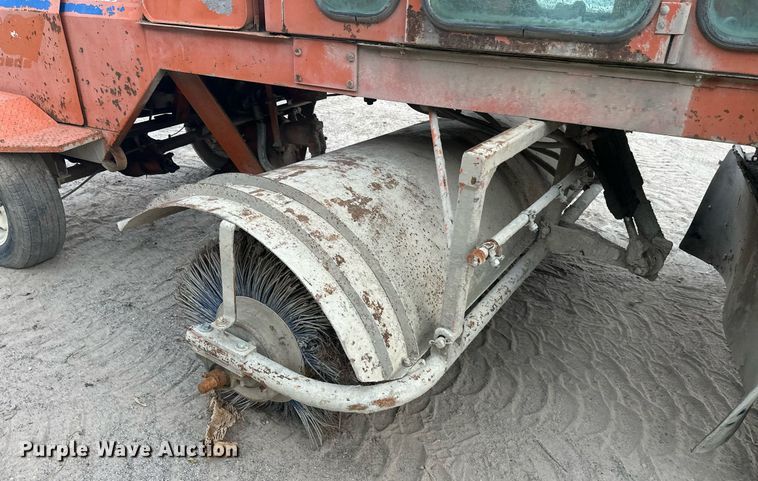 image for item DT6364 Broce RJ350 broom