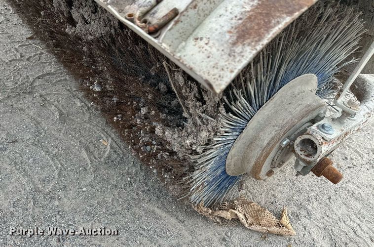 image for item DT6364 Broce RJ350 broom