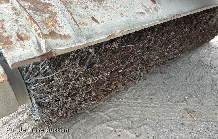 image for item DT6364 Broce RJ350 broom