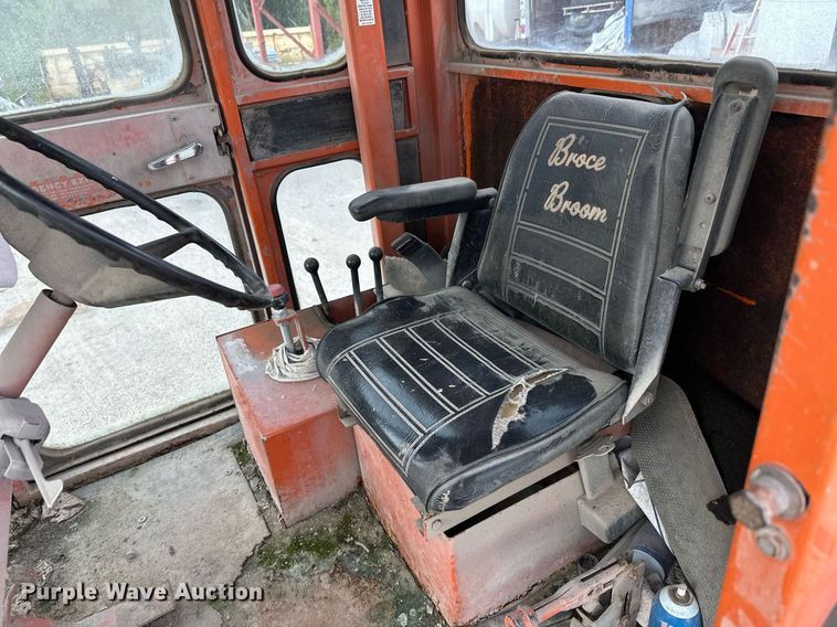 image for item DT6364 Broce RJ350 broom