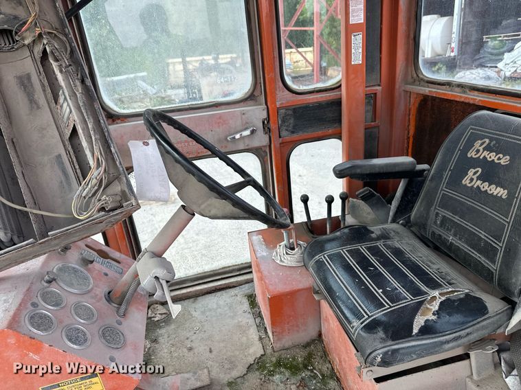 image for item DT6364 Broce RJ350 broom