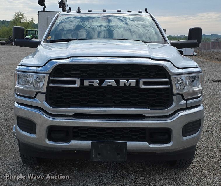 image for item DT6907 2022 RAM 3500  utility bed pickup truck