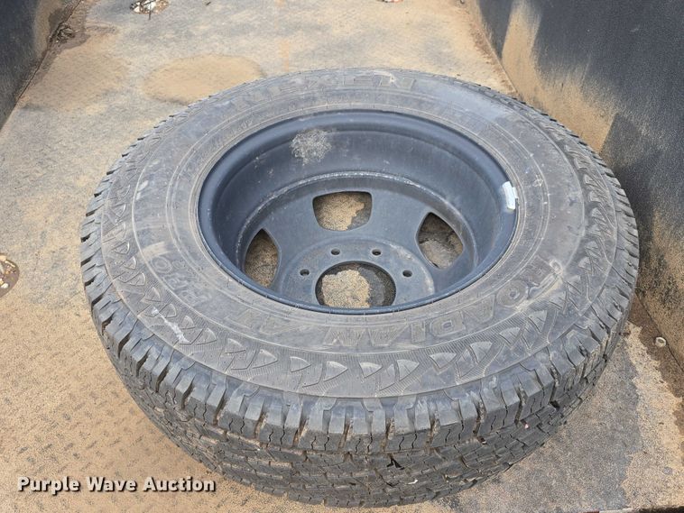 image for item DT6907 2022 RAM 3500  utility bed pickup truck