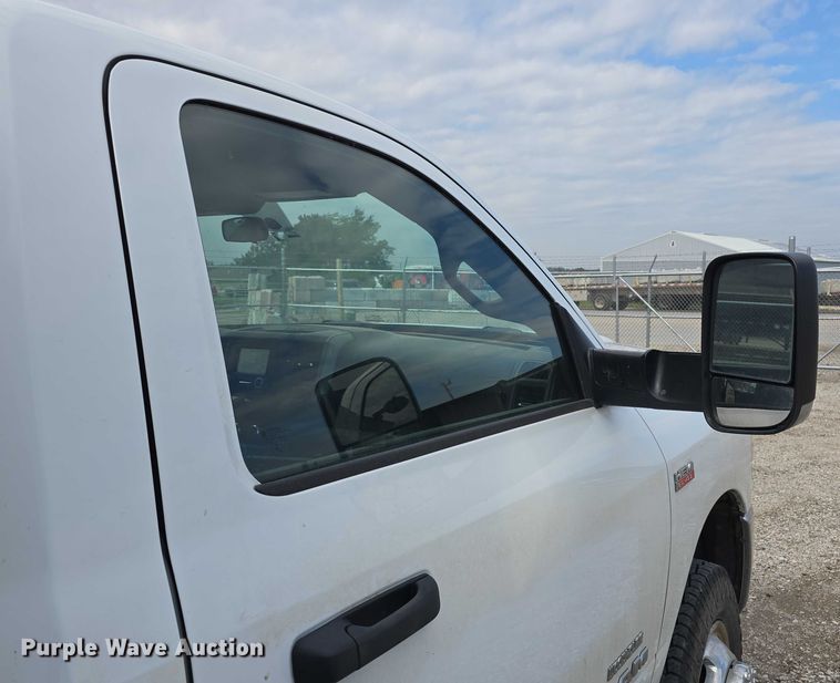 image for item DT6907 2022 RAM 3500  utility bed pickup truck