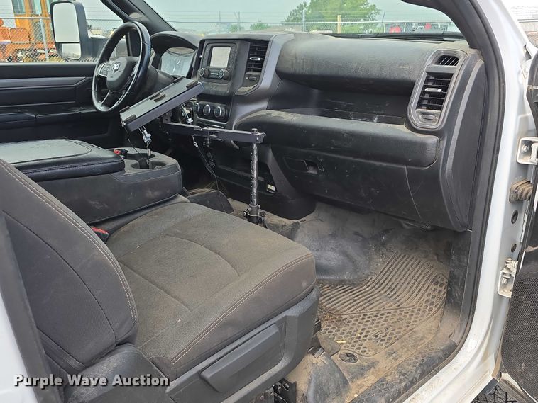 image for item DT6907 2022 RAM 3500  utility bed pickup truck