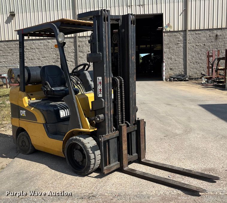image for item DU1306 Caterpillar C6000 forklift