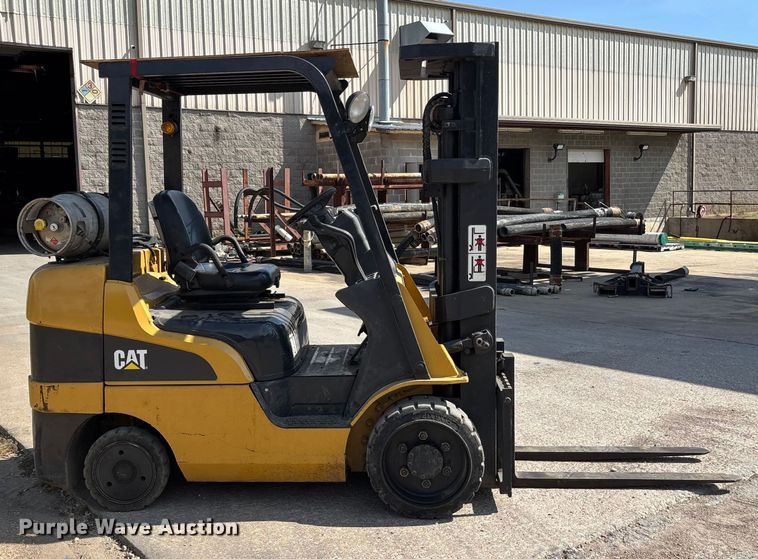 image for item DU1306 Caterpillar C6000 forklift