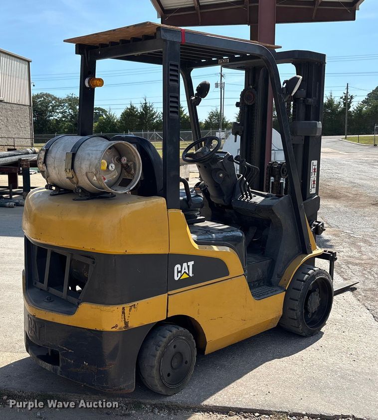 image for item DU1306 Caterpillar C6000 forklift