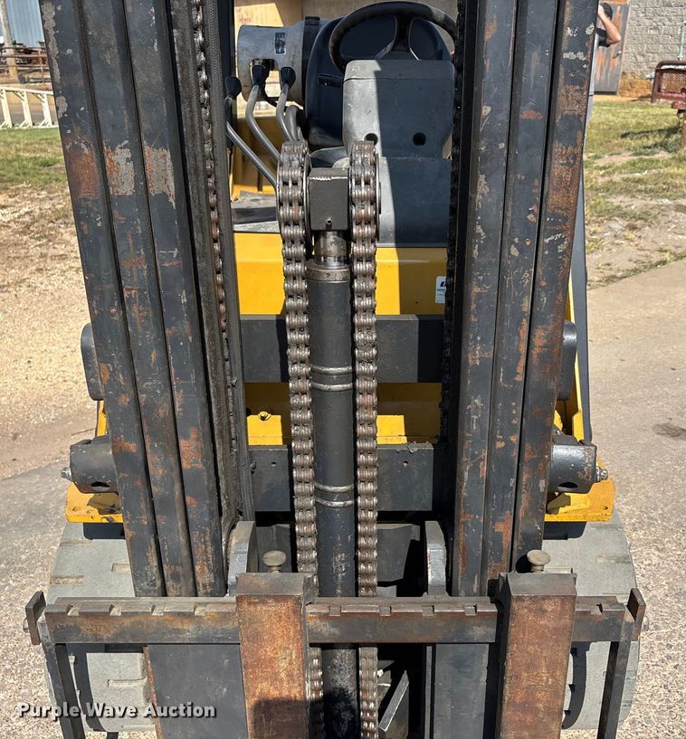 image for item DU1306 Caterpillar C6000 forklift