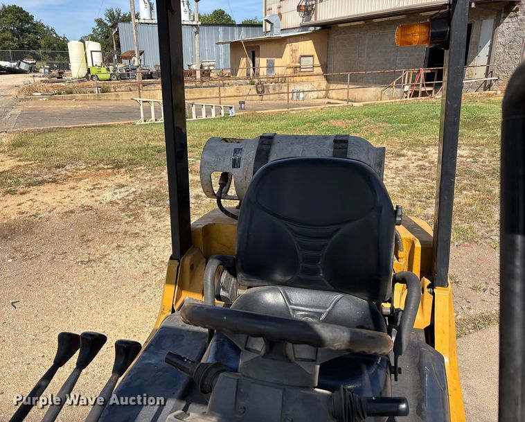 image for item DU1306 Caterpillar C6000 forklift