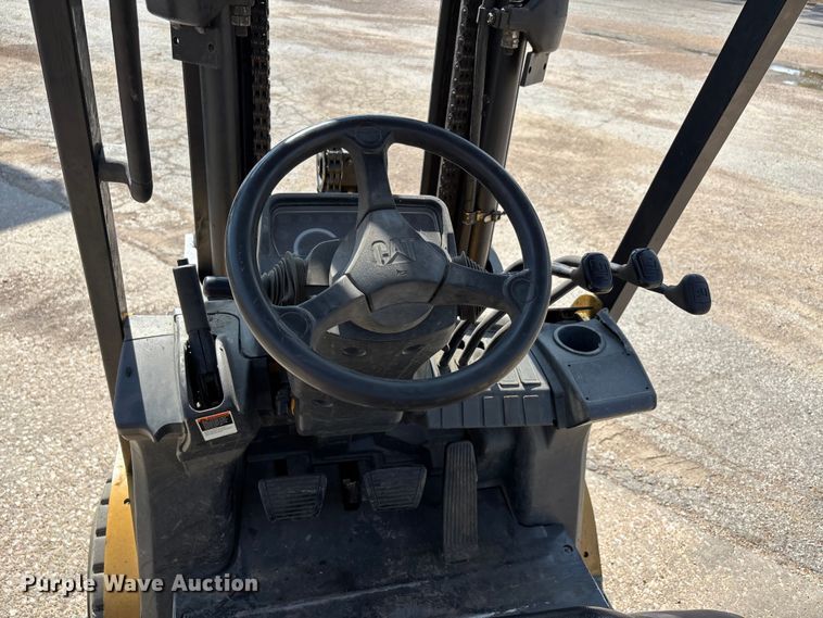 image for item DU1306 Caterpillar C6000 forklift