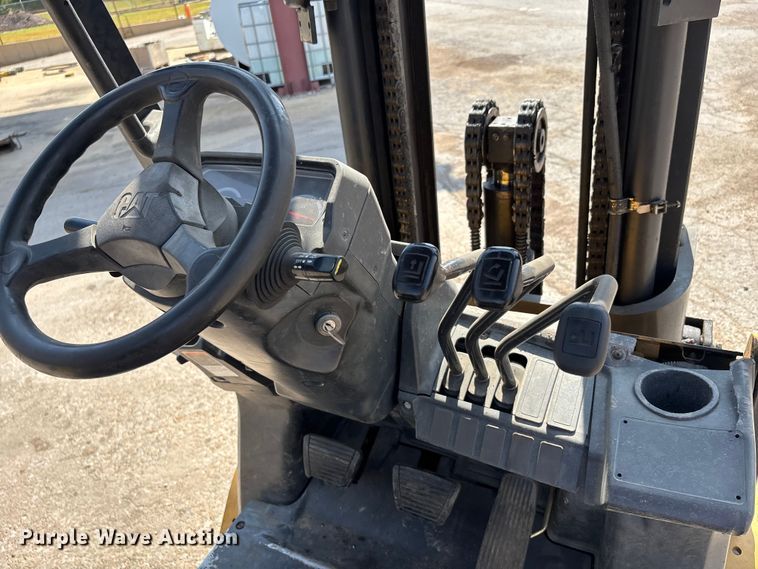 image for item DU1306 Caterpillar C6000 forklift