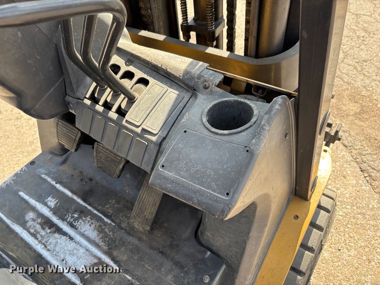 image for item DU1306 Caterpillar C6000 forklift