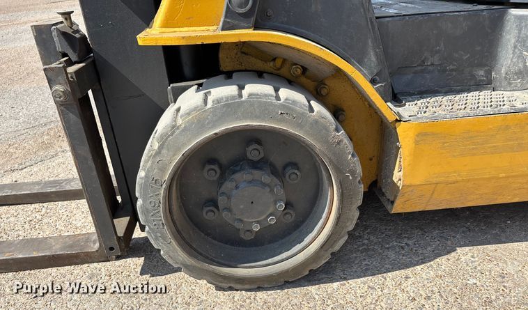 image for item DU1306 Caterpillar C6000 forklift