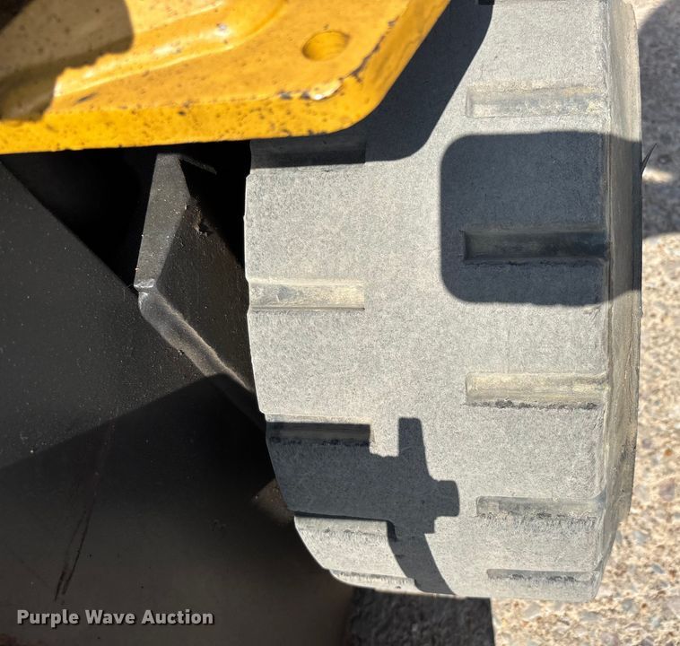 image for item DU1306 Caterpillar C6000 forklift