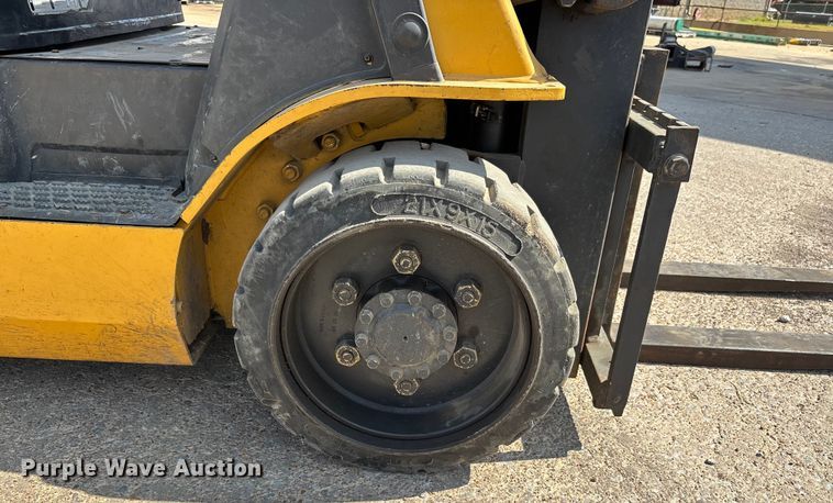 image for item DU1306 Caterpillar C6000 forklift