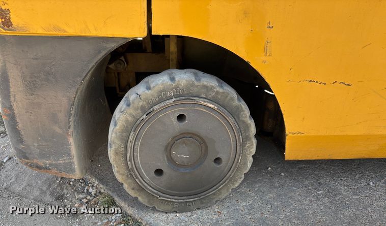 image for item DU1306 Caterpillar C6000 forklift