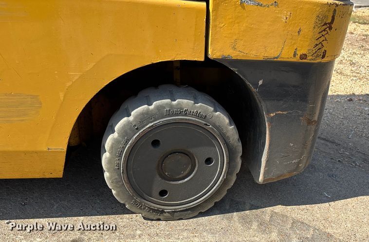 image for item DU1306 Caterpillar C6000 forklift