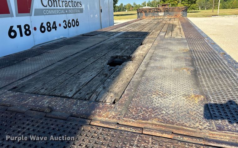 image for item DU1311 2007 Trail King TK70HT-482 drop deck hydraulic tail equipment trailer