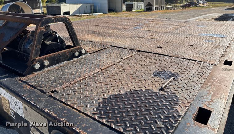 image for item DU1311 2007 Trail King TK70HT-482 drop deck hydraulic tail equipment trailer