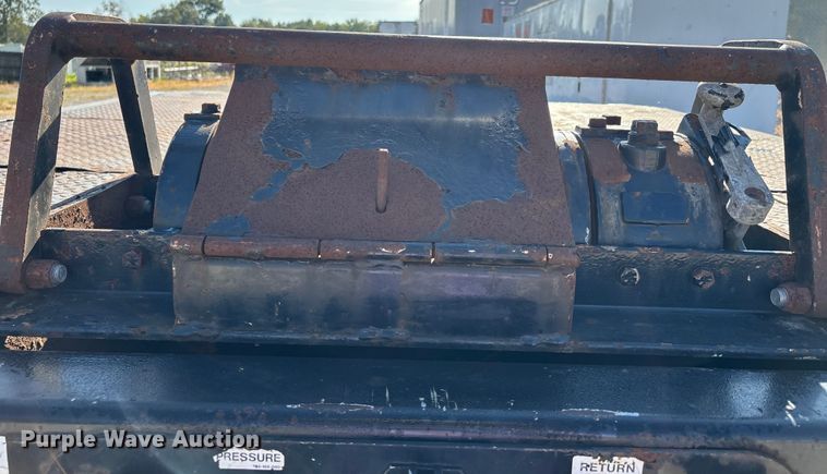 image for item DU1311 2007 Trail King TK70HT-482 drop deck hydraulic tail equipment trailer