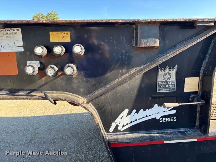 image for item DU1311 2007 Trail King TK70HT-482 drop deck hydraulic tail equipment trailer