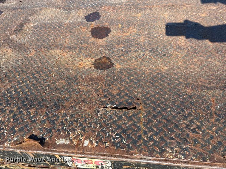 image for item DU1311 2007 Trail King TK70HT-482 drop deck hydraulic tail equipment trailer