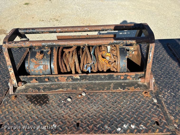 image for item DU1311 2007 Trail King TK70HT-482 drop deck hydraulic tail equipment trailer