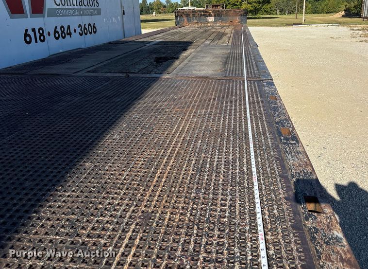 image for item DU1311 2007 Trail King TK70HT-482 drop deck hydraulic tail equipment trailer