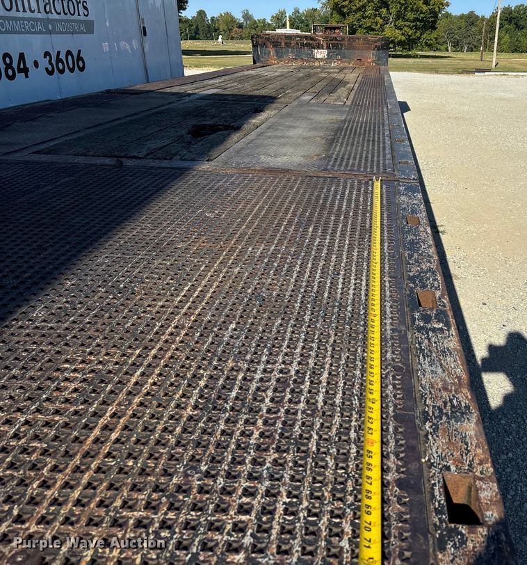 image for item DU1311 2007 Trail King TK70HT-482 drop deck hydraulic tail equipment trailer