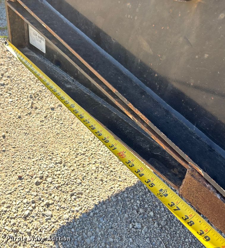 image for item DU1311 2007 Trail King TK70HT-482 drop deck hydraulic tail equipment trailer